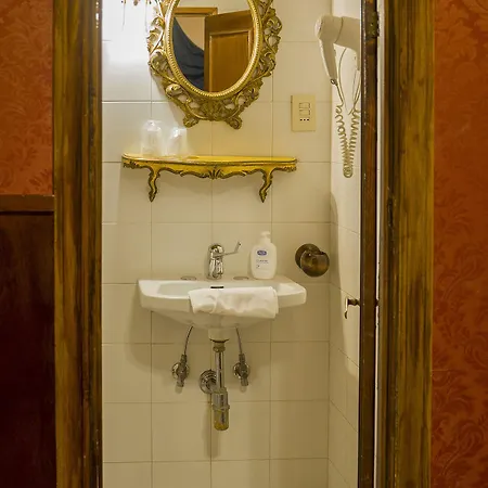 Abaco Hotel *